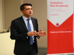Vodafone Doğum İznini Standart Uygulayacak