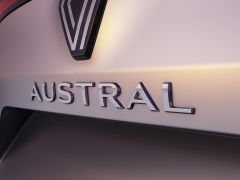 Renault, yeni SUV modelinin isminin “Austral” olacağını açıkladı.